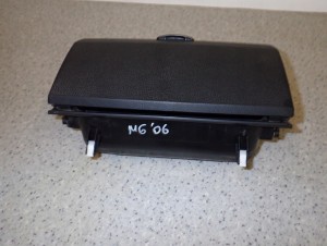 MAZDA6 MAZDA 6 06-07 SCHOWEK ŚRODKOWY Z ZEGARKIEM 2/6 MINIATURA