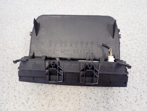 MAZDA6 MAZDA 6 06-07 SCHOWEK ŚRODKOWY Z ZEGARKIEM 4/6 MINIATURA