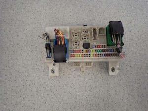 MAZDA3 MAZDA 3 BK 1.6D PUSZKA ELEKTRYCZNA MODUŁ KOMFORTU