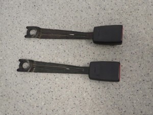 TOYOTA YARIS I 99-05 ZAPINKA PASA BEZPIECZEŃSTWA 2/5 MINIATURA