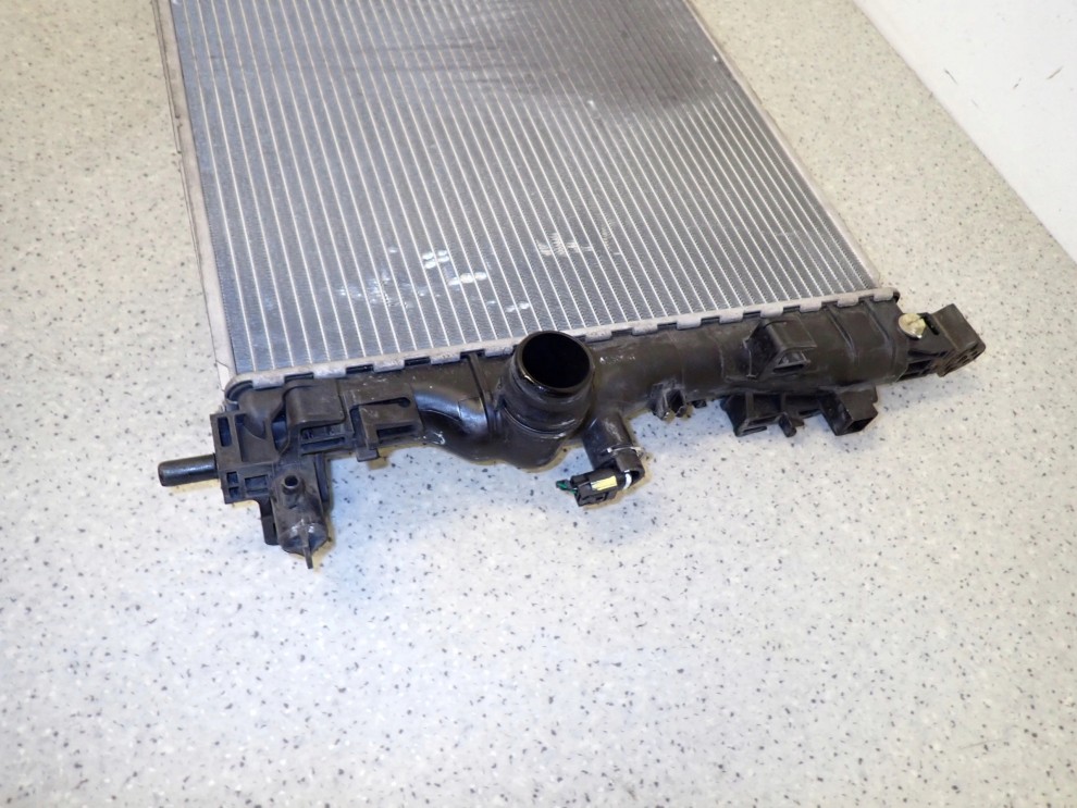 CHEVROLET ORLANDO 1.4i TURBO 10- CHŁODNICA WODY 3/8