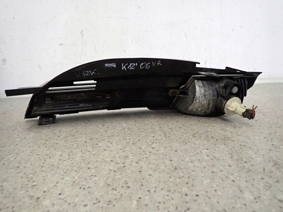 NISSAN MICRA K12 06-08 ATRAPA GRILL PRAWA KIERUNEK 2/4