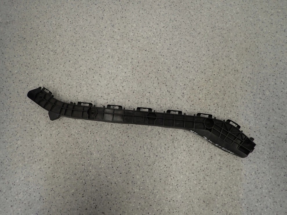 TOYOTA AURIS II 13-18 KOMBI ŚLIZG ZDERZAKA TYLNY PRAWY 1/10