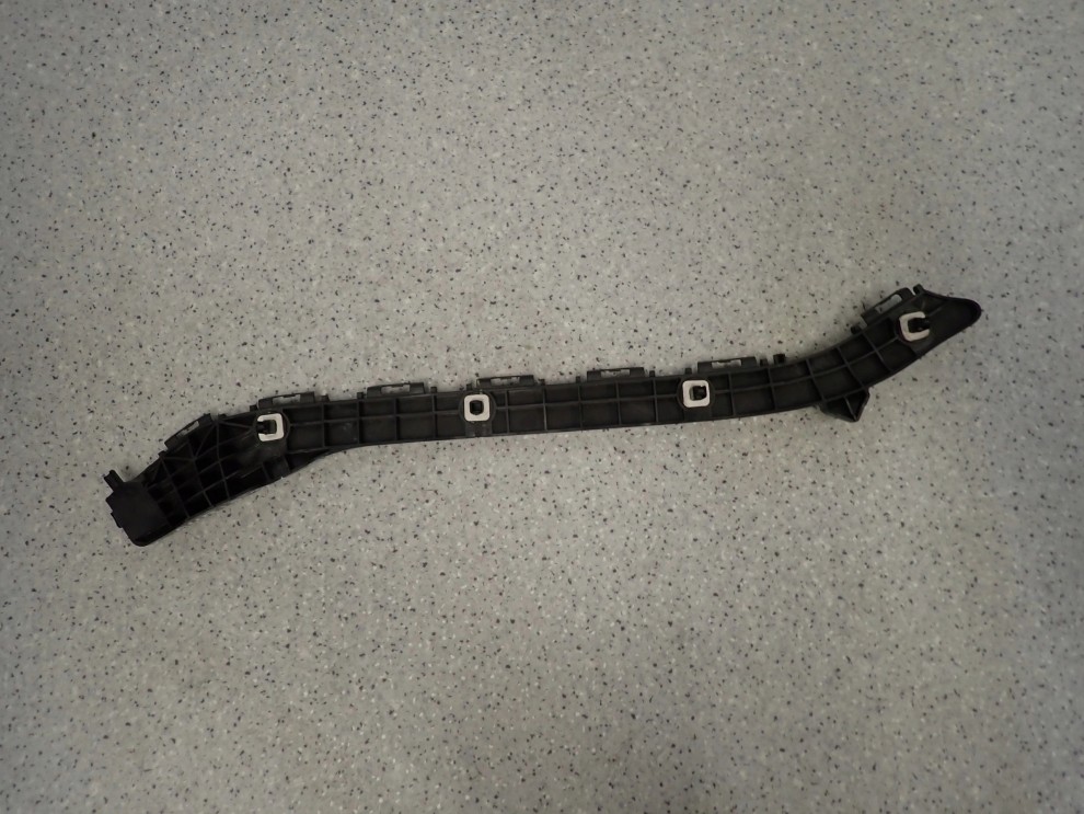 TOYOTA AURIS II 13-18 KOMBI ŚLIZG ZDERZAKA TYLNY PRAWY 4/10