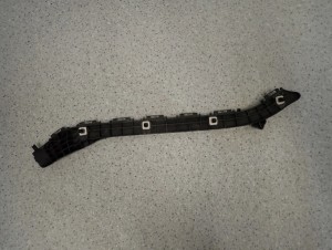 TOYOTA AURIS II 13-18 KOMBI ŚLIZG ZDERZAKA TYLNY PRAWY 4/10 MINIATURA