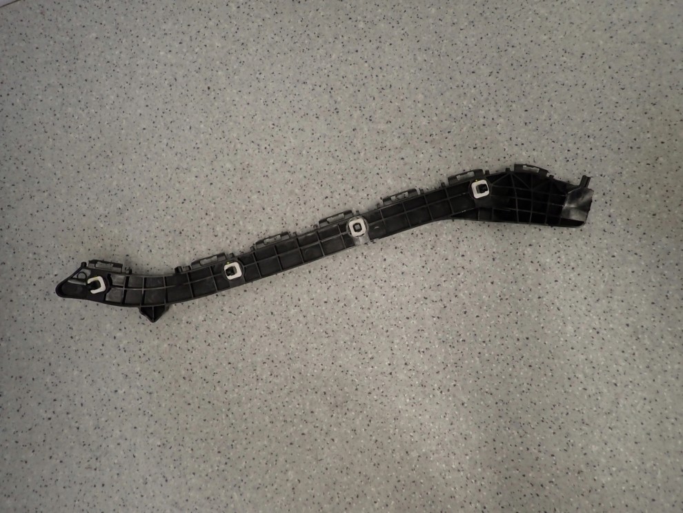 TOYOTA AURIS II 13-18 KOMBI ŚLIZG ZDERZAKA TYLNY LEWY 5/8