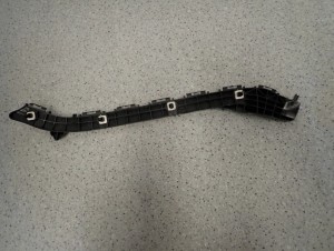 TOYOTA AURIS II 13-18 KOMBI ŚLIZG ZDERZAKA TYLNY LEWY 4/8 MINIATURA