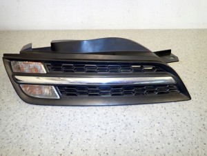 NISSAN MICRA K12 06-08 ATRAPA GRILL PRAWA KIERUNEK
