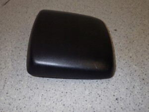 SUZUKI GRAND VITARA II 05- PODŁOKIETNIK POKRYWKA SCHOWKA 3/7 MINIATURA