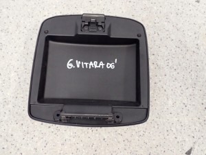 SUZUKI GRAND VITARA II 05- PODŁOKIETNIK POKRYWKA SCHOWKA 5/7 MINIATURA