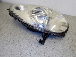 NISSAN MICRA K12 03-07 REFLEKTOR PRAWY LAMPA PRZÓD 3/9 MINIATURA