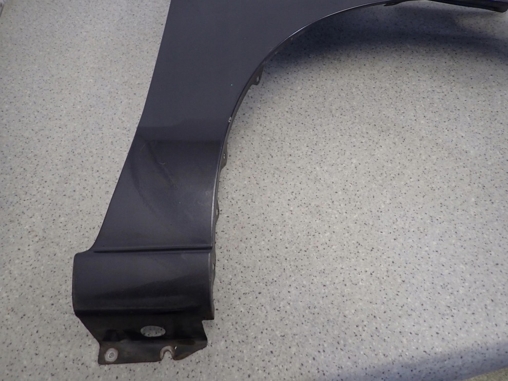 MAZDA5 MAZDA 5 I 05- BŁOTNIK PRZEDNI PRAWY 28B 4/11