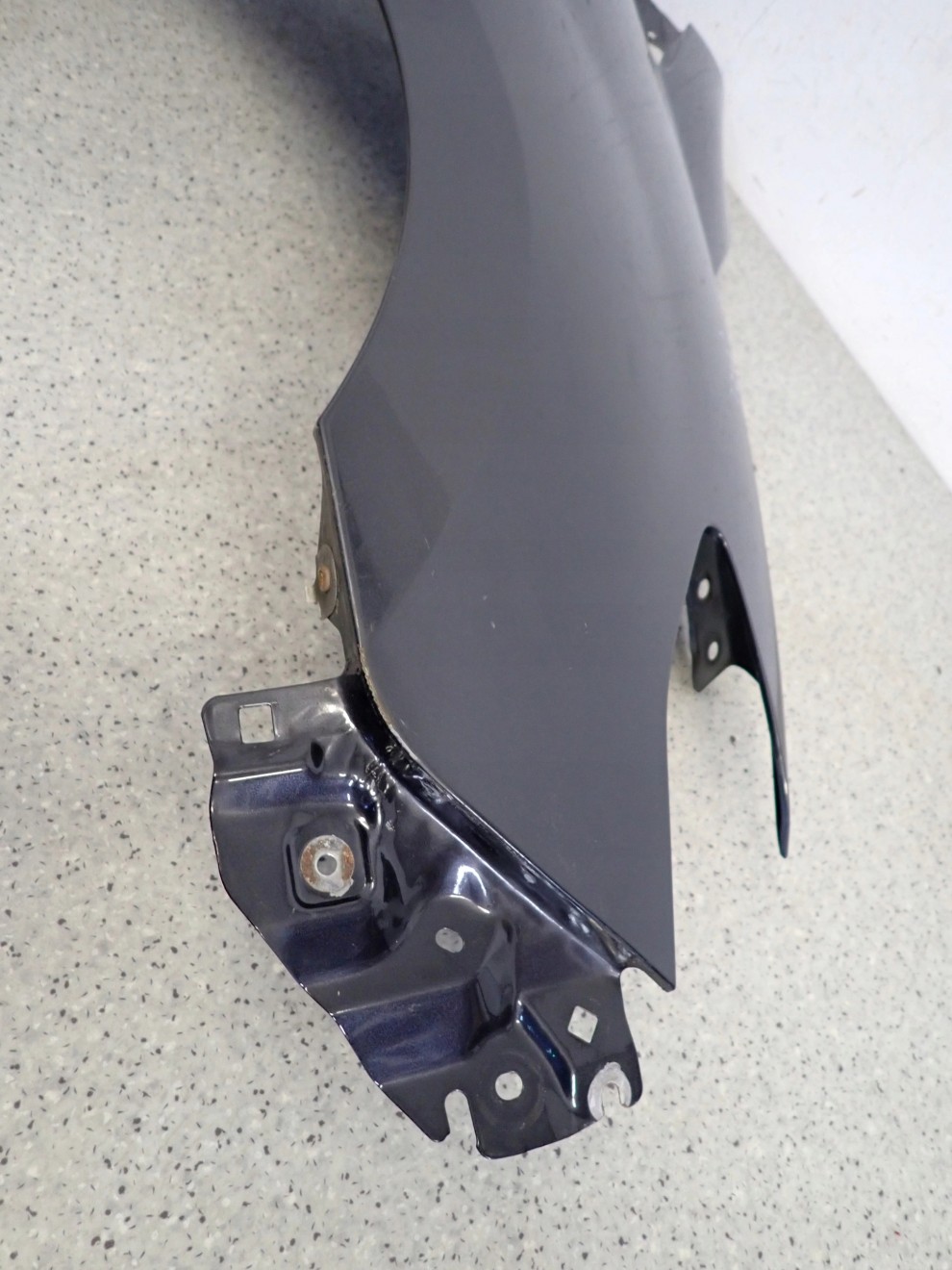 MAZDA5 MAZDA 5 I 05- BŁOTNIK PRZEDNI PRAWY 28B 7/11