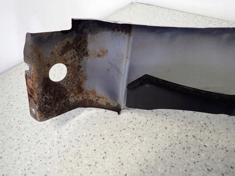 MAZDA5 MAZDA 5 I 05- BŁOTNIK PRZEDNI PRAWY 28B 10/11