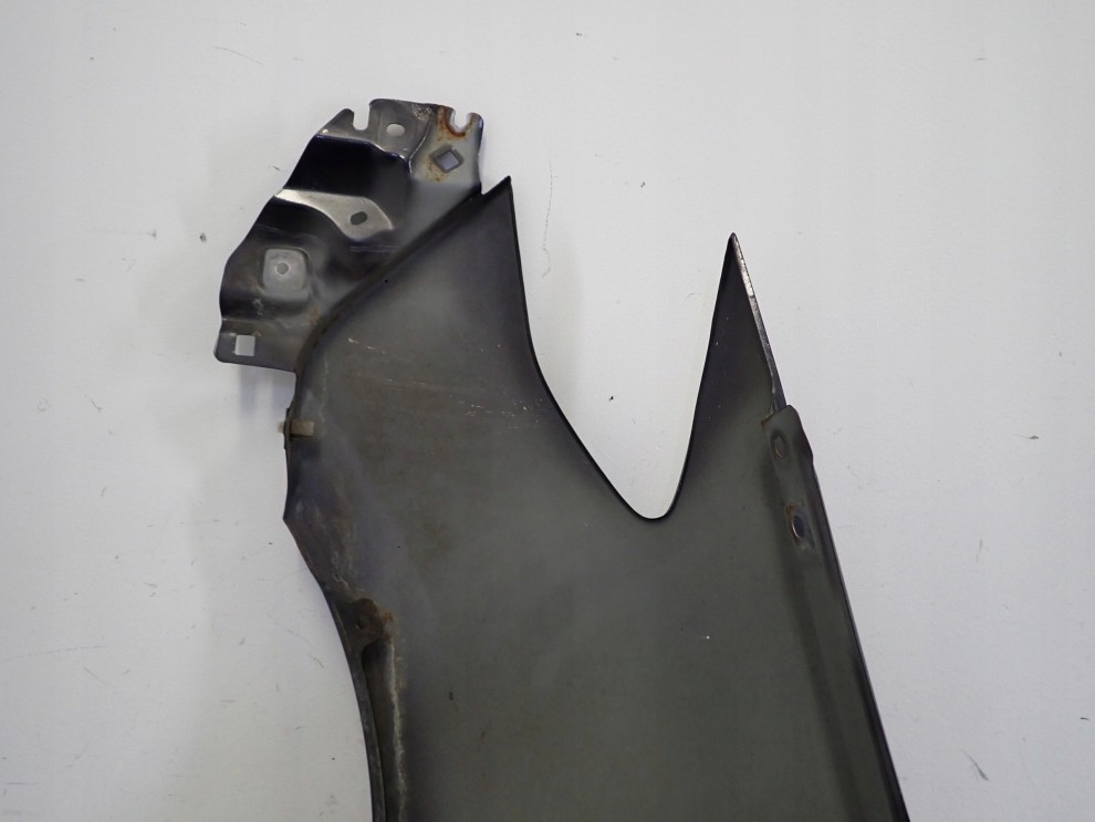 MAZDA5 MAZDA 5 I 05- BŁOTNIK PRZEDNI PRAWY 28B 11/11