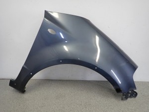 SUZUKI SX4 06-12 BŁOTNIK PRZEDNI PRAWY ZY4