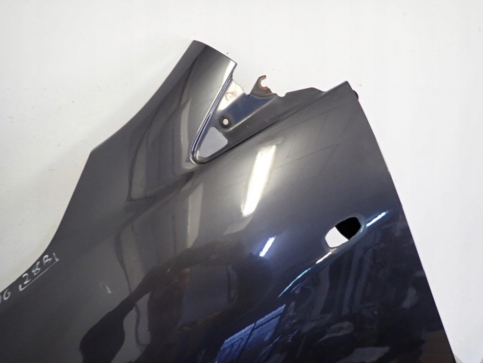 MAZDA5 MAZDA 5 I 05- BŁOTNIK PRZEDNI LEWY 28B 2/11