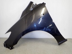 MAZDA5 MAZDA 5 I 05- BŁOTNIK PRZEDNI LEWY 28B