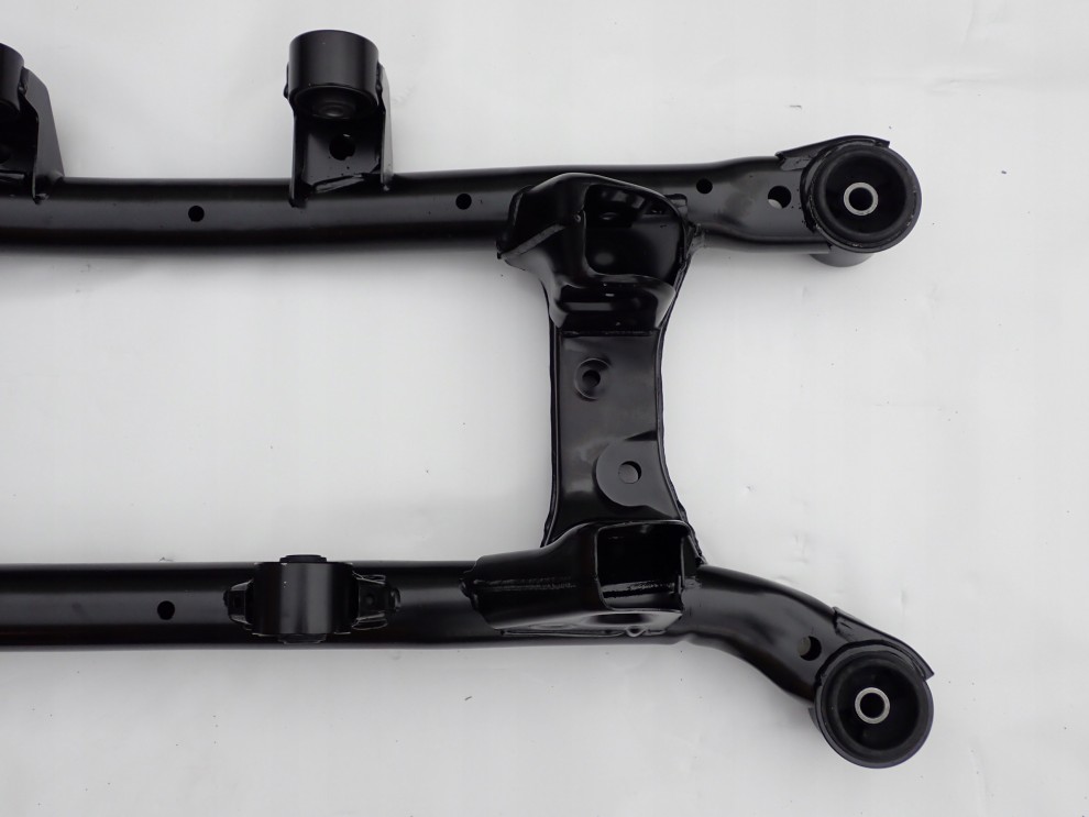 HYUNDAI TUCSON KIA SPORTAGE 04-10 4WD BELKA ZAWIESZENIA TYŁ 7/8