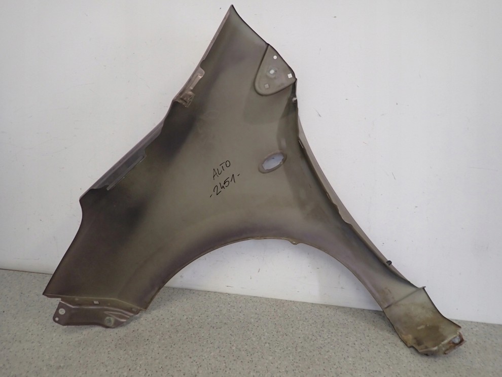 SUZUKI ALTO NISSAN PIXO 09-14 BŁOTNIK PRZEDNI PRAWY ZKW 8/10