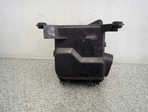 MITSUBISHI GRANDIS 2.0 DID 03-10 OBUDOWA FILTRA POWIETRZA 6/6 MINIATURA