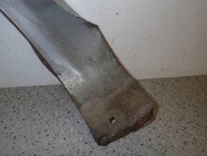 TOYOTA YARIS I 99-05 BŁOTNIK PRZEDNI PRAWY 1E7 11/11 MINIATURA