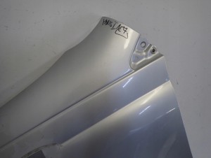 TOYOTA YARIS I 99-05 BŁOTNIK PRZEDNI LEWY 1E7 2/11 MINIATURA