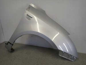 SUZUKI SWIFT III MK6 05-10 BŁOTNIK PRZEDNI PRAWY ZCC 2/13 MINIATURA