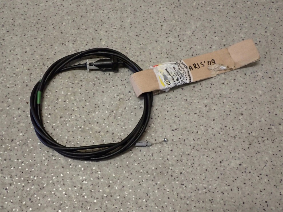 TOYOTA YARIS II 06- LINKA KLAPKI PALIWA Z ZAMKIEM 1/5