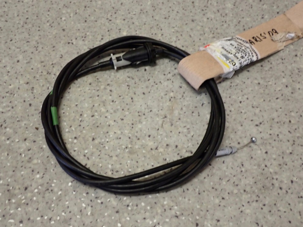 TOYOTA YARIS II 06- LINKA KLAPKI PALIWA Z ZAMKIEM 2/5