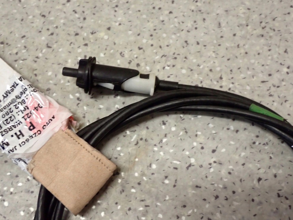 TOYOTA YARIS II 06- LINKA KLAPKI PALIWA Z ZAMKIEM 5/5