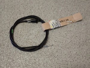 TOYOTA YARIS II 06- LINKA KLAPKI PALIWA Z ZAMKIEM