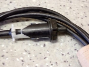 TOYOTA YARIS II 06- LINKA KLAPKI PALIWA Z ZAMKIEM 3/5 MINIATURA