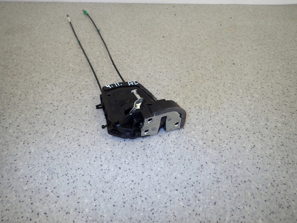 TOYOTA YARIS II 06-11 ZAMEK DRZWI TYLNY LEWY 5/8