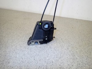 TOYOTA YARIS II 06-11 ZAMEK DRZWI TYLNY LEWY 2/8 MINIATURA