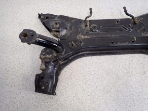 SUZUKI SPLASH 08-14 SANKI BELKA PRZEDNIA SILNIKA 3/8 MINIATURA