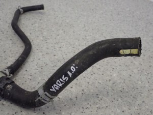 TOYOTA YARIS I 99-05 KRÓCIEC TRÓJNIK PRZEWÓD NAGRZEWNICY 5/6 MINIATURA