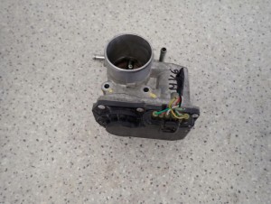 SUZUKI SWIFT MK6 1.3i 07-09 PRZEPUSTNICA POWIETRZA ELEKTRYCZNA 1/7 MINIATURA