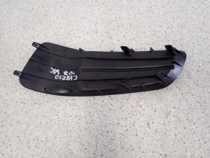 TOYOTA COROLLA VERSO 07- KRATKA ZAŚLEPKA HALOGENU PRAWA 7/7 MINIATURA