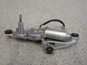 TOYOTA COROLLA E11 HB 3 DRZWI SILNICZEK WYCIERACZKI TYŁ EUROPA 1/8 MINIATURA