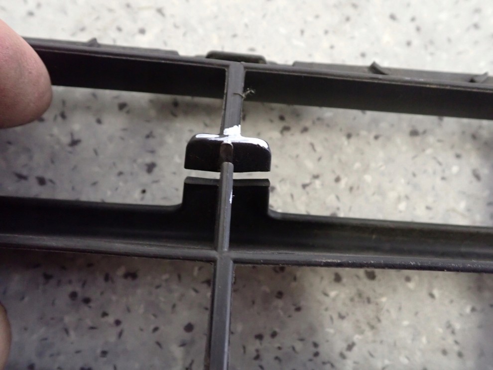 SUZUKI SWIFT 07-09 ATRAPA GRILL KRATKA DOLNA W ZDERZAK 9/10