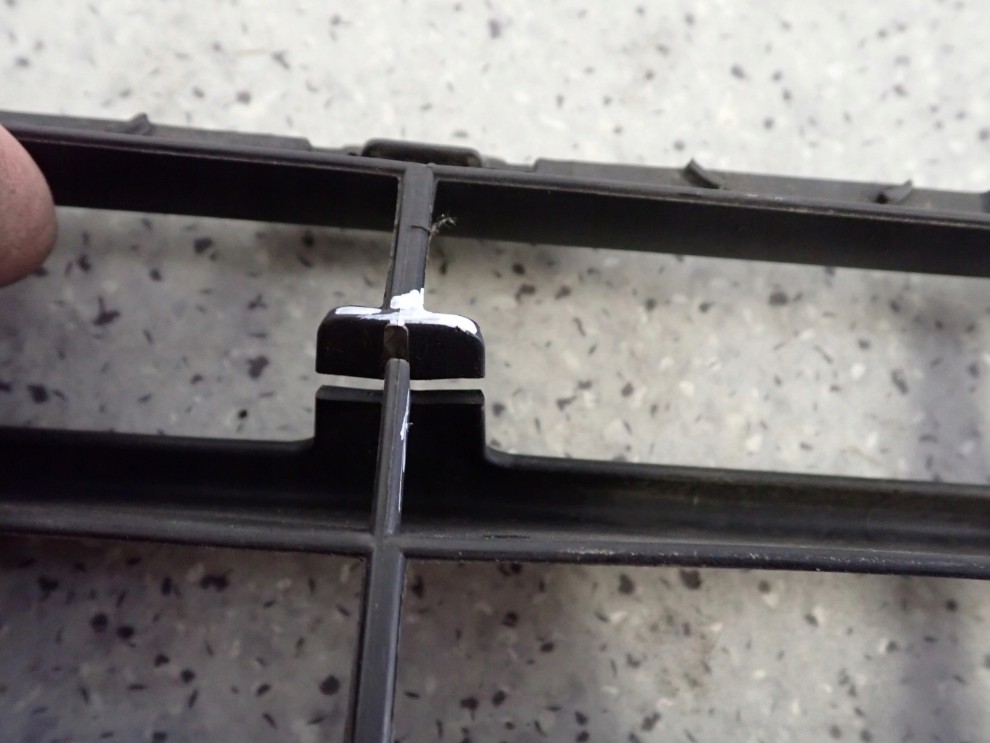 SUZUKI SWIFT 07-09 ATRAPA GRILL KRATKA DOLNA W ZDERZAK 10/10