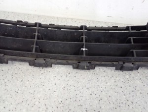 SUZUKI SWIFT 07-09 ATRAPA GRILL KRATKA DOLNA W ZDERZAK 7/10 MINIATURA