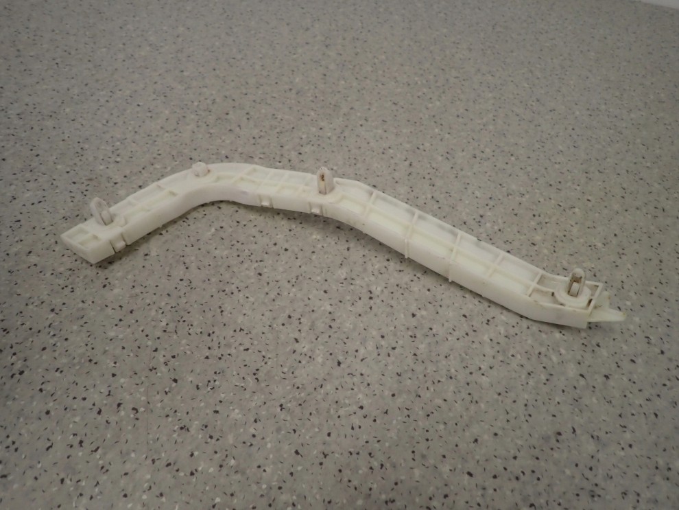 GRAND VITARA II 5d 06 - ŚLIZG ZDERZAKA TYLNY PRAWY 6/7