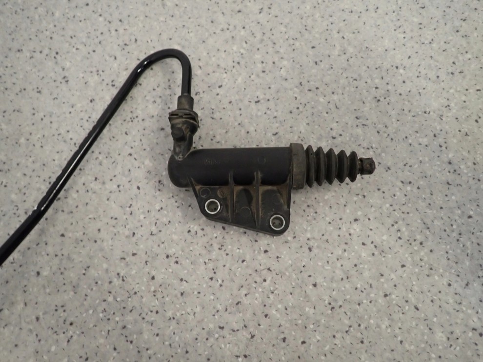 SUZUKI SWIFT MK6 05-10 1.3i WYSPRZĘGLIK POMPKA SPRZĘGŁA PRZEWÓD 3/8