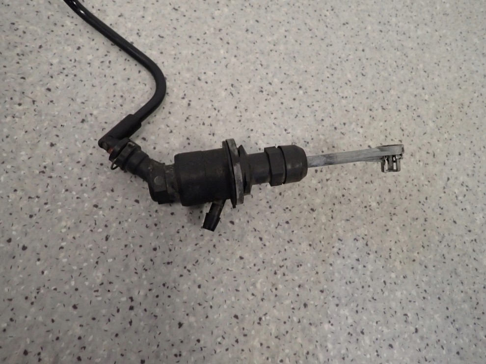 SUZUKI SWIFT MK6 05-10 1.3i WYSPRZĘGLIK POMPKA SPRZĘGŁA PRZEWÓD 6/8