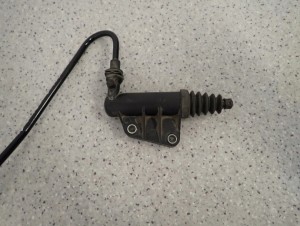 SUZUKI SWIFT MK6 05-10 1.3i WYSPRZĘGLIK POMPKA SPRZĘGŁA PRZEWÓD 3/8 MINIATURA