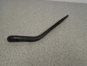 NISSAN NOTE E11 05-10 RAMIE WYCIERACZKI TYŁ 1/6 MINIATURA