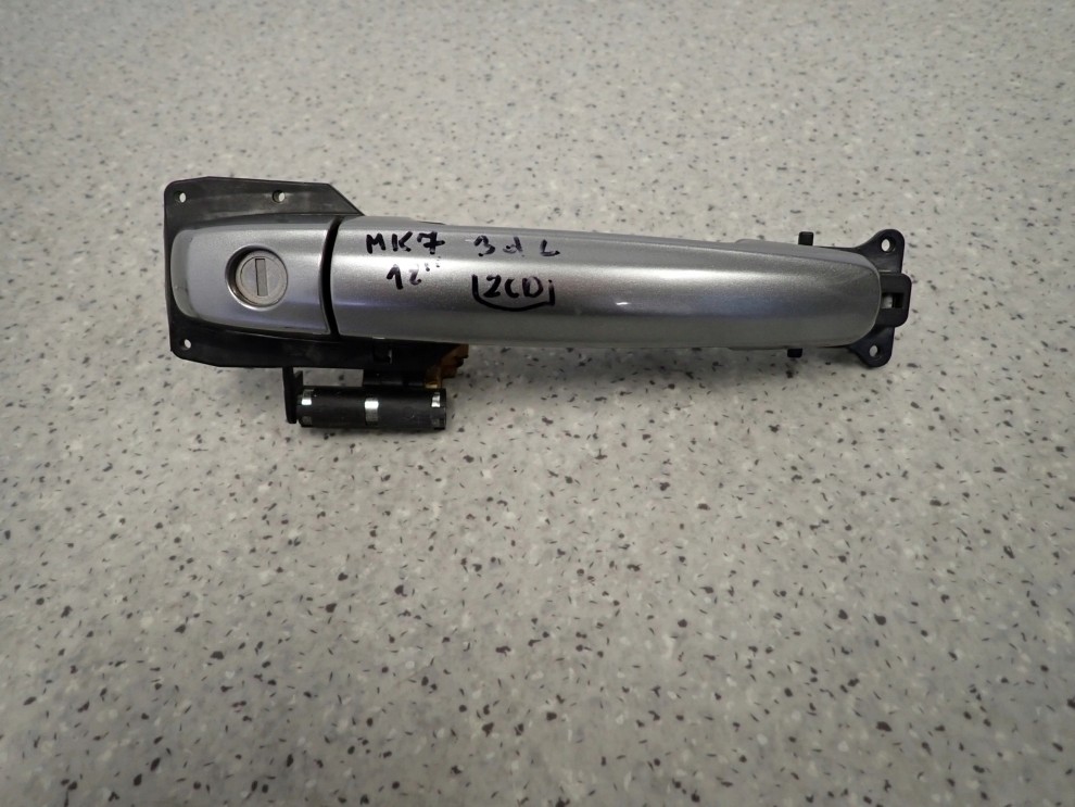 SUZUKI SWIFT 10- MK7 KLAMKA PRZEDNIA LEWA ZCD 1/8