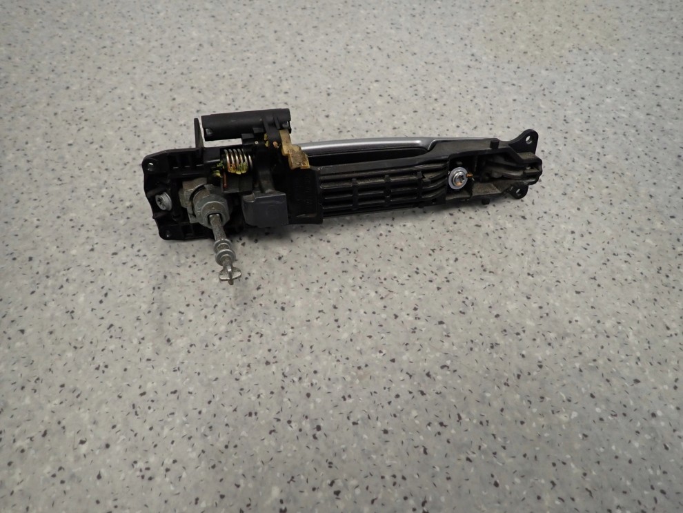 SUZUKI SWIFT 10- MK7 KLAMKA PRZEDNIA LEWA ZCD 8/8